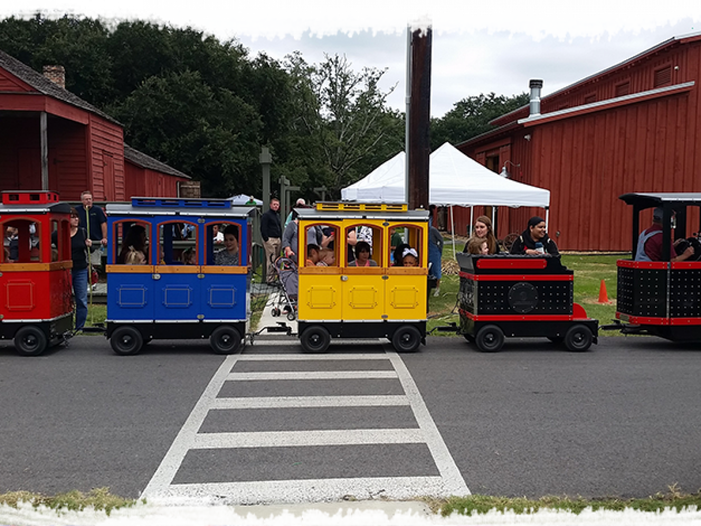 Trackless Train Candyland Cottage & Ice Cream Shoppe