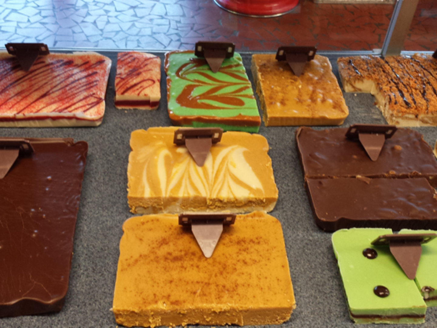 Homemade Fudge, Fudge Delivery Scott & Rayne, LA Candyland Cottage & Ice Cream Shoppe